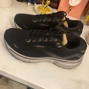 Brooks Women's Ghost 15 Neutral Running Shoe